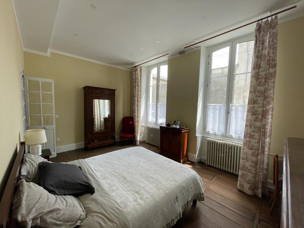 Bed and Breakfast Jardin Des Remparts Orthez Exterior foto